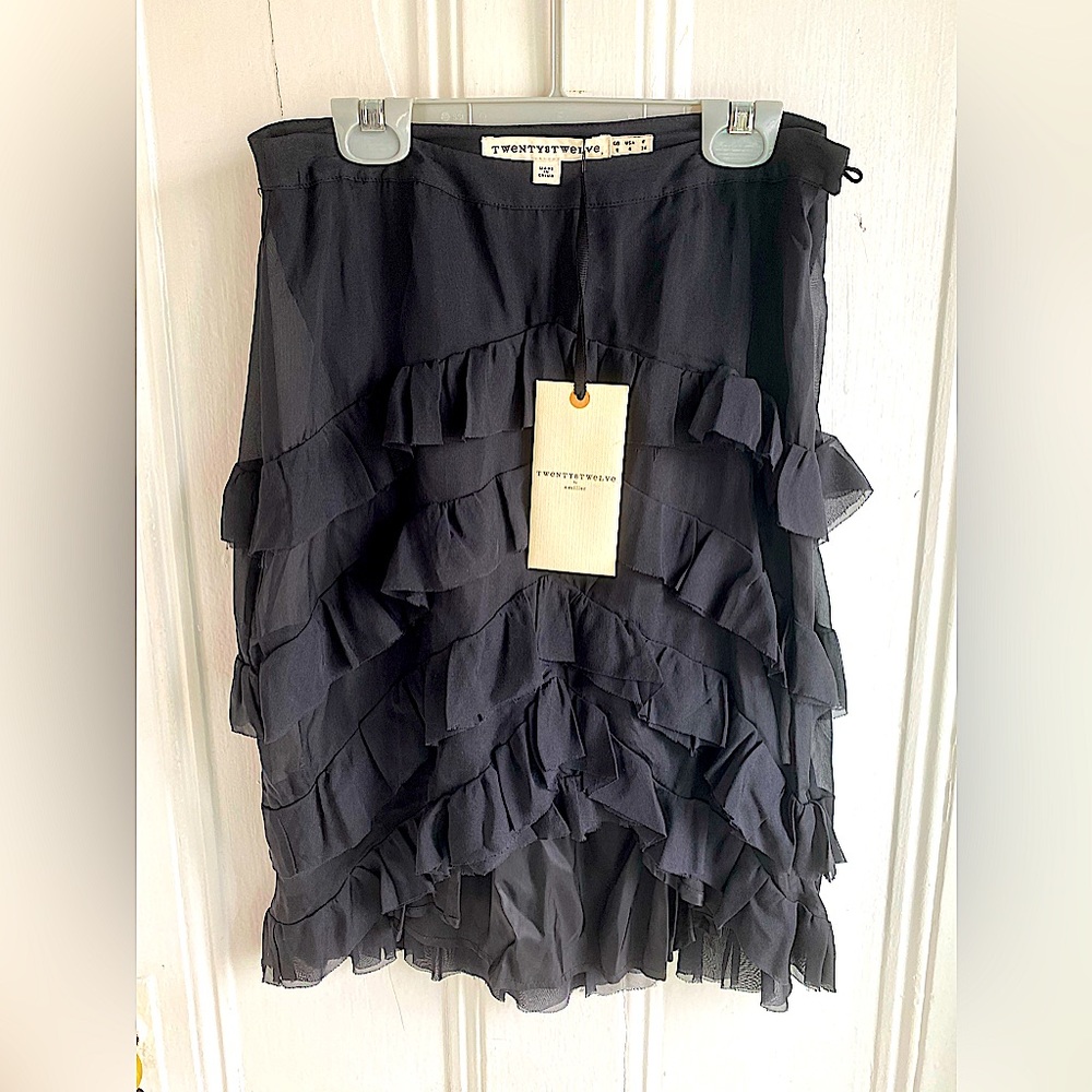 Twenty8Twelve Amelia black silk ruffle skirt.
Size 4 - Picture 4 of 7